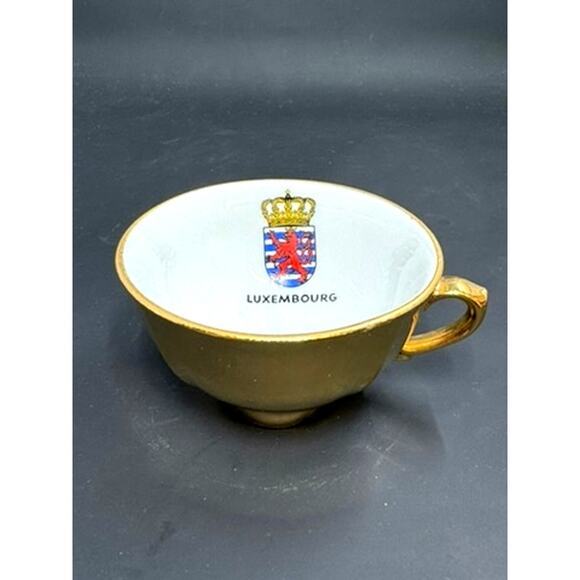 Vintage Bavaria, English, Cup and Saucer, Gold luxenbourg Duchess set - Picture 9 of 16